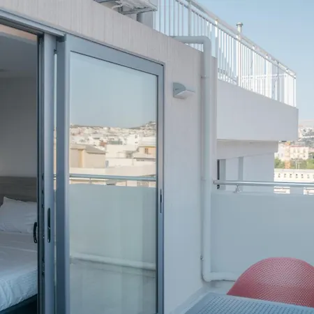 Sky-high 70sqm Penthouse W. Stunning Views - 05