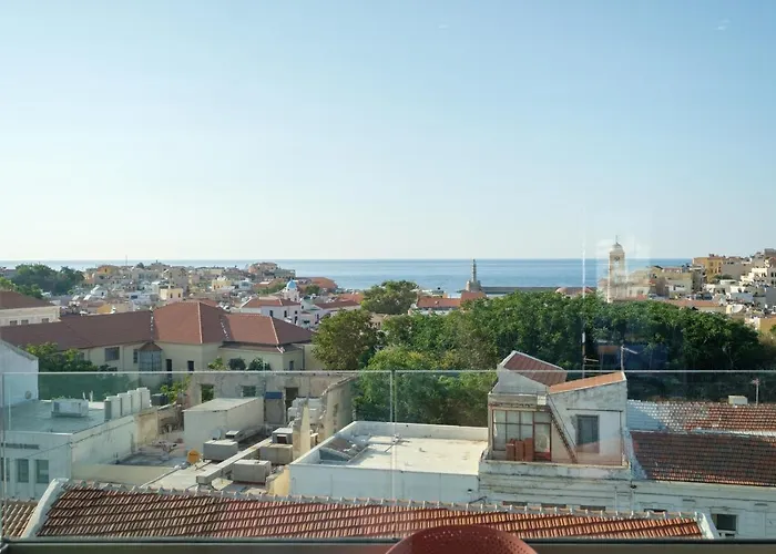 Sky-high 70sqm Penthouse W. Stunning Views - 05