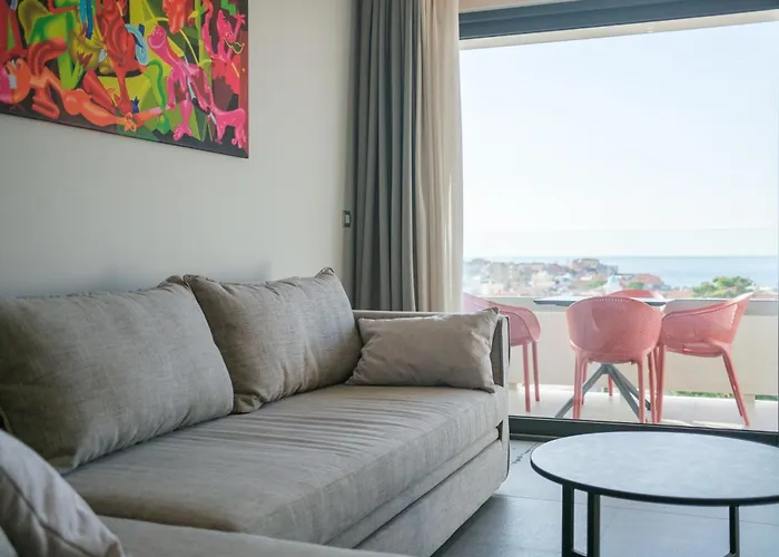 Sky-high 70sqm Penthouse W. Stunning Views - 05